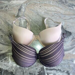 34C Calvin Klein 
She walks in Beauty. Both soft push & lined for smoothness.